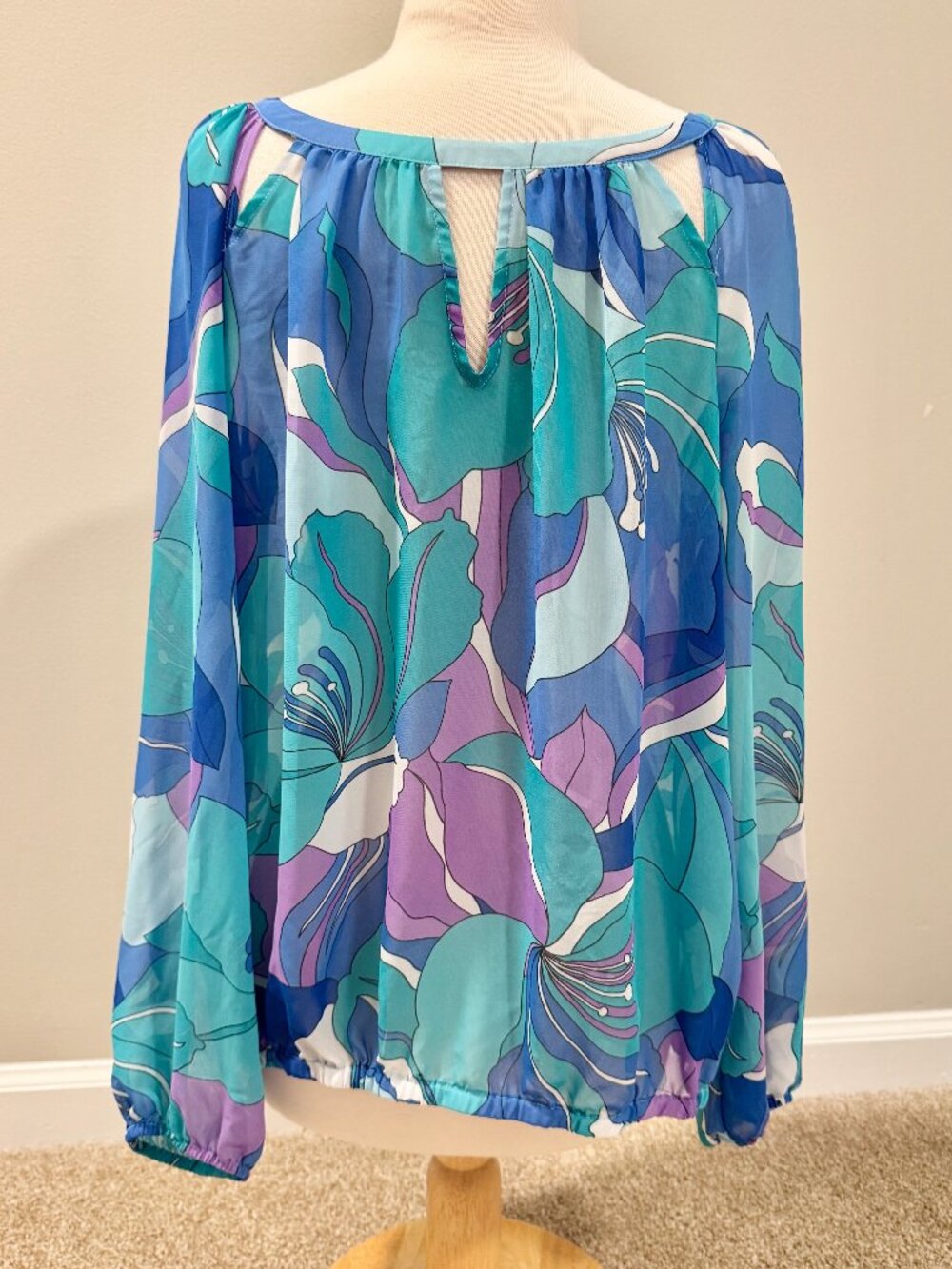 Women's Large Jennifer Lopez Blue Purple Hibiscus Floral Semi Sheer L/S Blouse